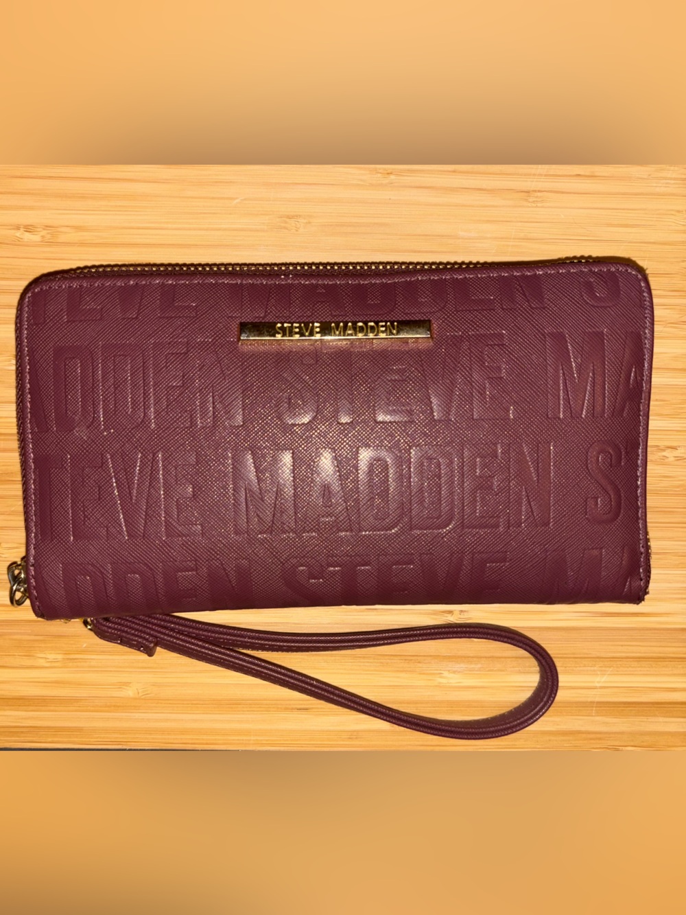 Steve Madden Bzippy Stamped Logo Zip Around Wristlet Wallet, burgundy wine, EUC